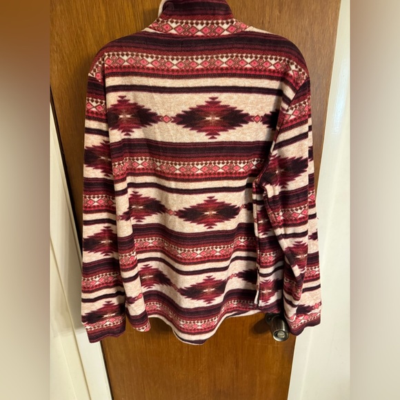 New with tags, ladies size XXL fleece pullover from Maurices with 1/4 zip. - Picture 6 of 15